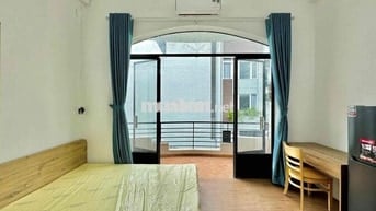 STUDIO BAN CÔNG FULL NỘI THẤT SIÊU RỘNG NGAY HOÀNG DƯ KHƯƠNG - Q10