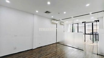 Cho thuê sàn Thái Hà 100m2 16tr mtiền 6m chia sẵn 3p ở qua đêm được