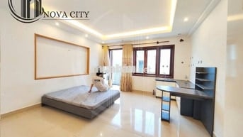 Căn hộ ban công full nội thất, view mặt tiền 