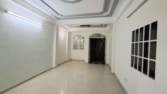 Nhà Mặt Tiền Tân Phú, Giá bằng Hẻm Xe Hơi 