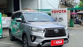 8 Chỗ, Sàn - INNOVA 2.0E MT 2023  Bạc - CÓ BANK