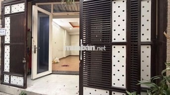 Cho thuê nhà hxt 85 đường Phạm Viết Chánh P19 Bình Thạnh .