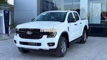 Ford Ranger XLS Facelift 2026 Tự động 10 cấp Trắng