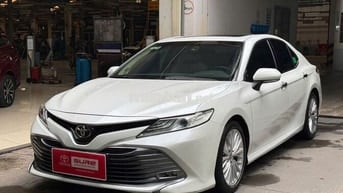 Camry 2.5Q 2019 Trắng 57.000km giá thương lượng