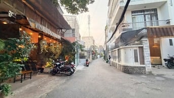 HOT !! CHỈ HƠN 6 TỶ- NHÀ MẶT TIỀN KD 3 TẦNG - GẦN VINCOM THỦ ĐỨC