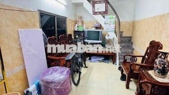 Nhà sổ đỏ gần phố Bạch Mai-Lô góc-35/40m*3T;MT3m;3N-Tầm 5 tỷ
