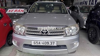 Toyota Fortuner 2009 Xăng