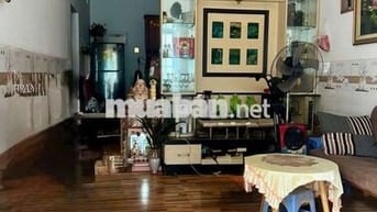 Nhà ngay chợ thiếc Lê Văn Khương