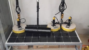  Nhân viên kỉ thuật điện  bảo trì máy, giao hàng và hướng dẫn khách hà