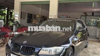 BMW 325i màu Đen