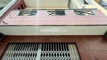 CHO THUÊ NHÀ NGUYÊN CĂN NGUYỄN VĂN CỪ PHƯỜNG 1, QUẬN 5 – SÁT QUẬN 1