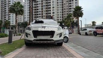 Luxgen U7 SUV 2016 Trắng 7 chỗ Xăng 2.2L Turbo