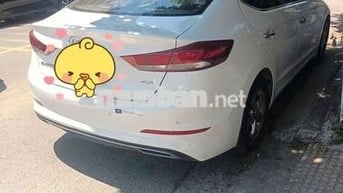 Hyundai Elantra 2024 Trắng Xăng 5 chỗ