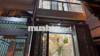 NHÀ MỚI VÀO Ở NGAY - HẺM XE HƠI NGỦ TRONG NHÀ - (3.4X12M) Q6