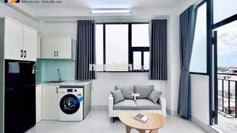 TRỐNG 1 PHÒNG BAN CÔNG FULL NỘI THẤT NGAY CÔNG VIÊN LÀNG HOA