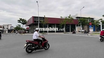 CHO THUÊ GÓC 2 MẶT TIỀN ĐẠI LỘ ĐÔNG TÂY, DT 655m2 ĐẸP NHẤT KHU VỰC