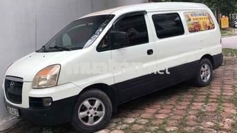 Hyundai Starex 2004 Trắng