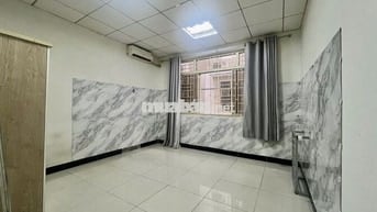 Phòng 25m2 giá 4tr. Đường Bà Triệu - Nguyễn Kim Quận 5 có cửa sổ trời