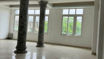 Cho thuê nhà 6 tầng,hợp nhiều mô hình kinh doanh,măt đường171 Cầu Diễn