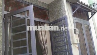1 pn , 2 wc , có ban công 4tr/tháng , cọc 1 tháng