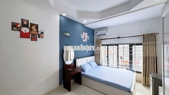 Studio cửa sổ trời có thang máy - Trần Minh Quyền cạnh ViệtNam Quốc Tự