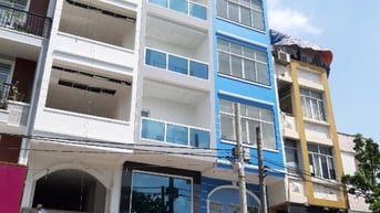 NHÀ MẶT TIỀN NGAY BỆNH VIỆN TỪ DŨ , 9 TẦNG, GIÁ 42 TỶ