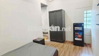 Cho thuê CHDV tách bếp, full nội thất ngay bệnh viện Bình Dân chỉ 5,4