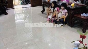 NHÀ RỘNG TL41 ( SÂN XE HƠI ) TRỆT LẦU 3PN 2WC. NGAY TRƯỜNG HỌC