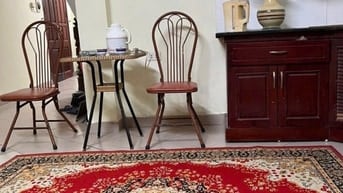 Bán nhà sổ đỏ chính chủ, đường Đê La Thành nhỏ, trung tâm quận Đống Đa