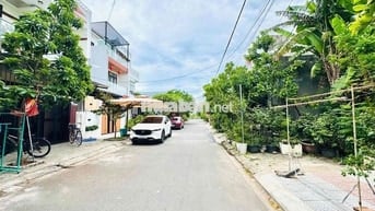 Đất khu Bá Tùng- Hoà Quý, Ngũ Hành Sơn 3tỷ8 đường 5.5m sẵn sổ