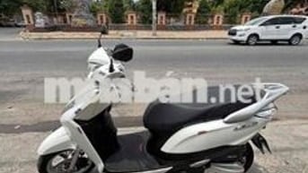 Honda Lead Trắng