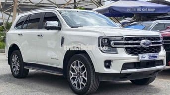 Ford Everest Titanium 4x4 2025 xuất hoá đơn