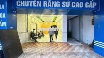 CHO THUÊ MẶT BẰNG MẶT TIỀN TRUNG TÂM QUẬN 7