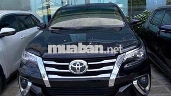 Toyota Fortuner Full 2 cầu Đen 7 chỗ
