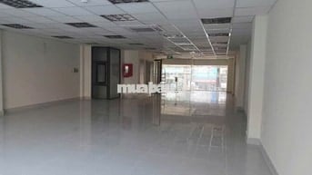 Mặt bằng  sát bên TTTP ,mới, tiện làm văn phòng , MBKD rất  sầm uất