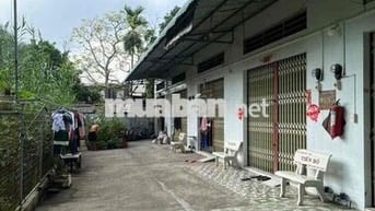 cần bán đất và có 10 căn phòng trò để đi định cư