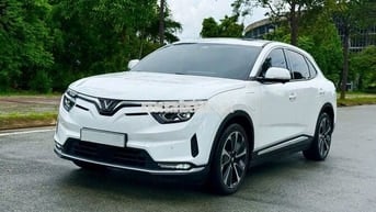 VINFAST VF8 PLUS PIN MUA 2025 TRẦN KÍNH GIA ĐÌNH
