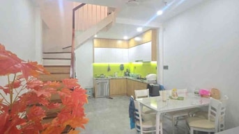 Nằm trong khu cư xá Phú Bình, phân lô đồng bộ, hxh sạch đẹp