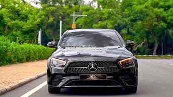 Mercedes E300 mẫu mới 2022 màu đen siêu đẹp