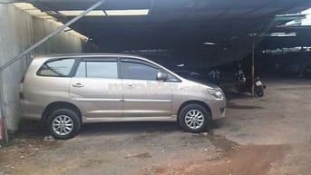 Toyota Innova 2013 Số sàn Vàng cát