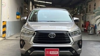 Xả lỗ Innova E số sàn sx 2023, chạy 127.000 km