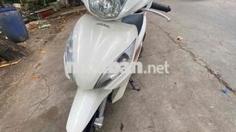 nhà dư dung bán bớt xe honda vision may êm