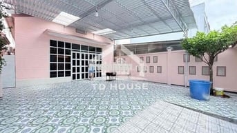 Cho thuê nhà trống suốt 300m2 hẻm đường Trần Quang Diệu, Gần BV Tâm Mi