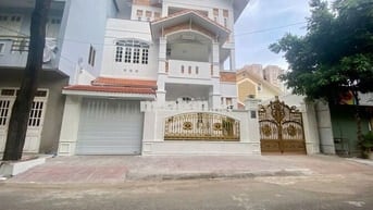 CHO THUÊ BIỆT THỰ 1 TRỆT 2 LẦU 6PN TRUNG TÂM ĐÔ THỊ CHÍ LINH