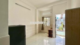 Cho Thuê Căn Hộ Bancol Máy Giặt Riêng Rộng 25m2 Ngay Cao Thắng Q10