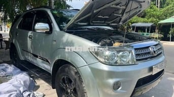 Toyota Fortuner 2009 Số sàn Máy dầu Bạc