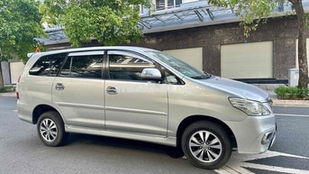 Toyota Innova 2.0E 2015 Số sàn Bạc 8 chỗ