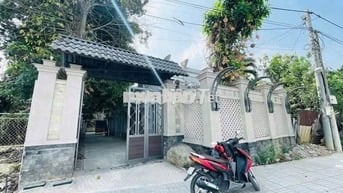 Cho thuê biệt thự 1300m2 mặt tiền sông Đồng Nai, p. Trấn Biên