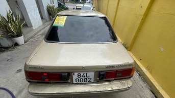 Toyota Corona Vàng cát 5 chỗ