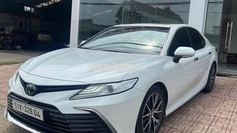 Toyota Camry 2024 Trắng 5 chỗ 76949 km